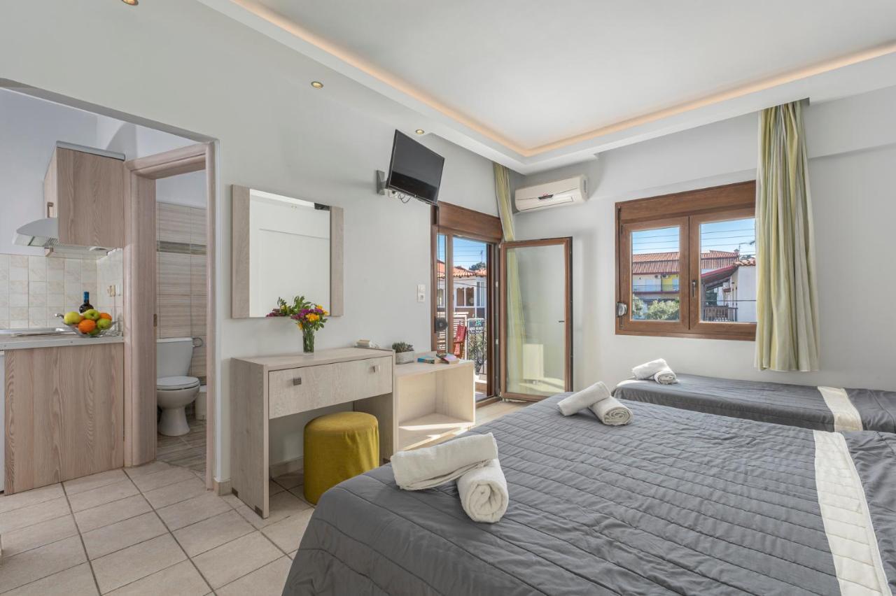 Adonis Hotel Пефкохорі Екстер'єр фото