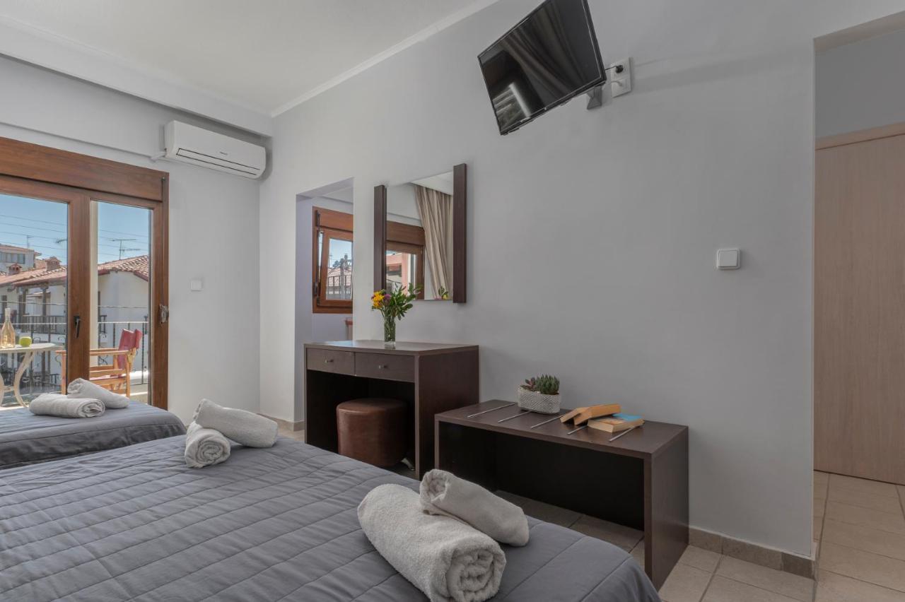 Adonis Hotel Пефкохорі Екстер'єр фото
