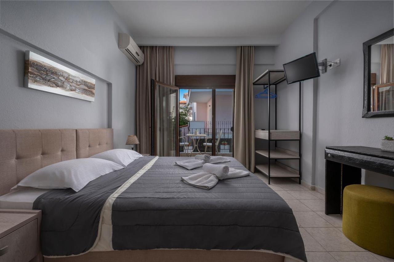Adonis Hotel Пефкохорі Екстер'єр фото